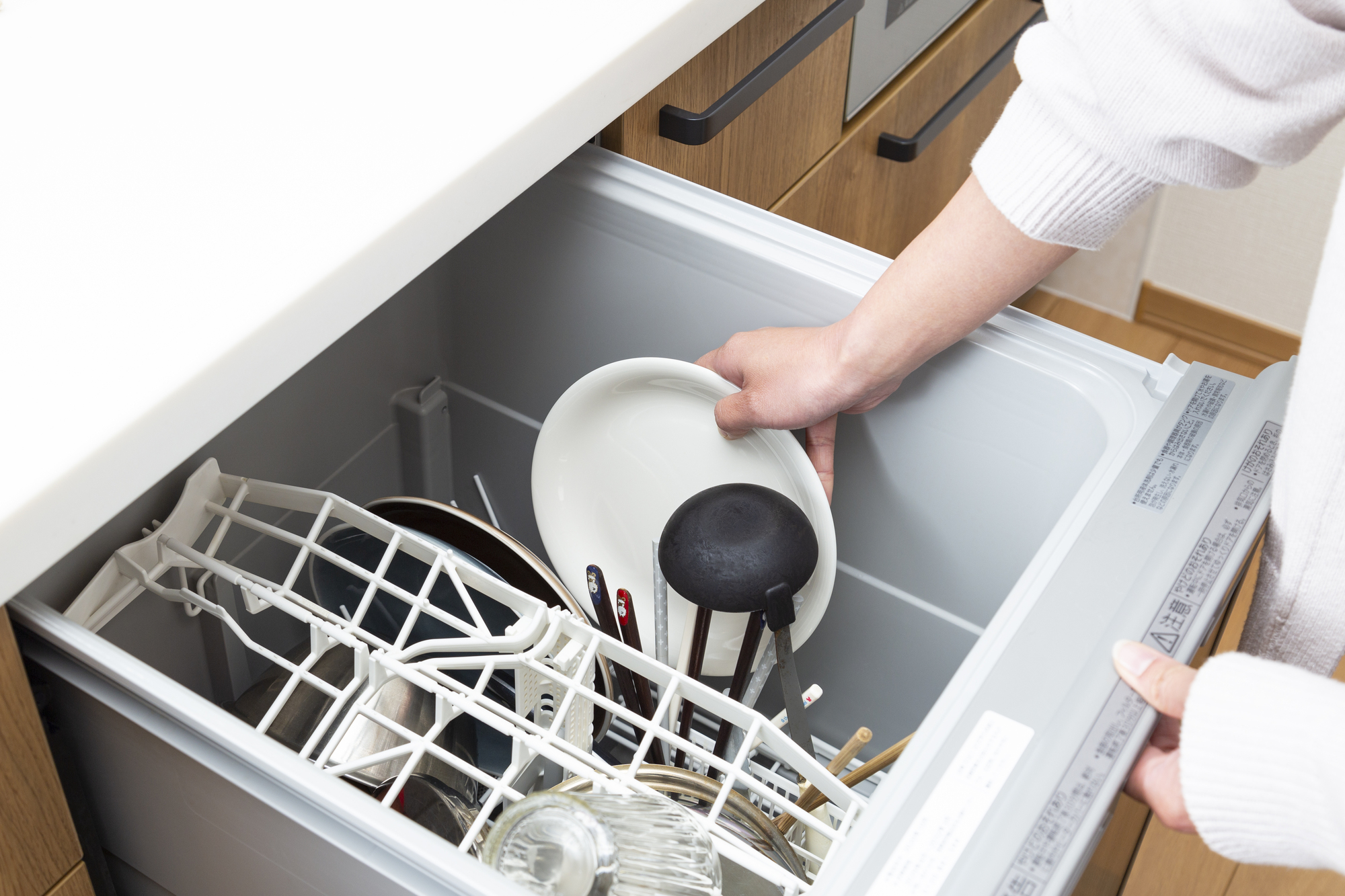食洗機の電気代は安い？使うメリット・デメリットや節約方法を紹介